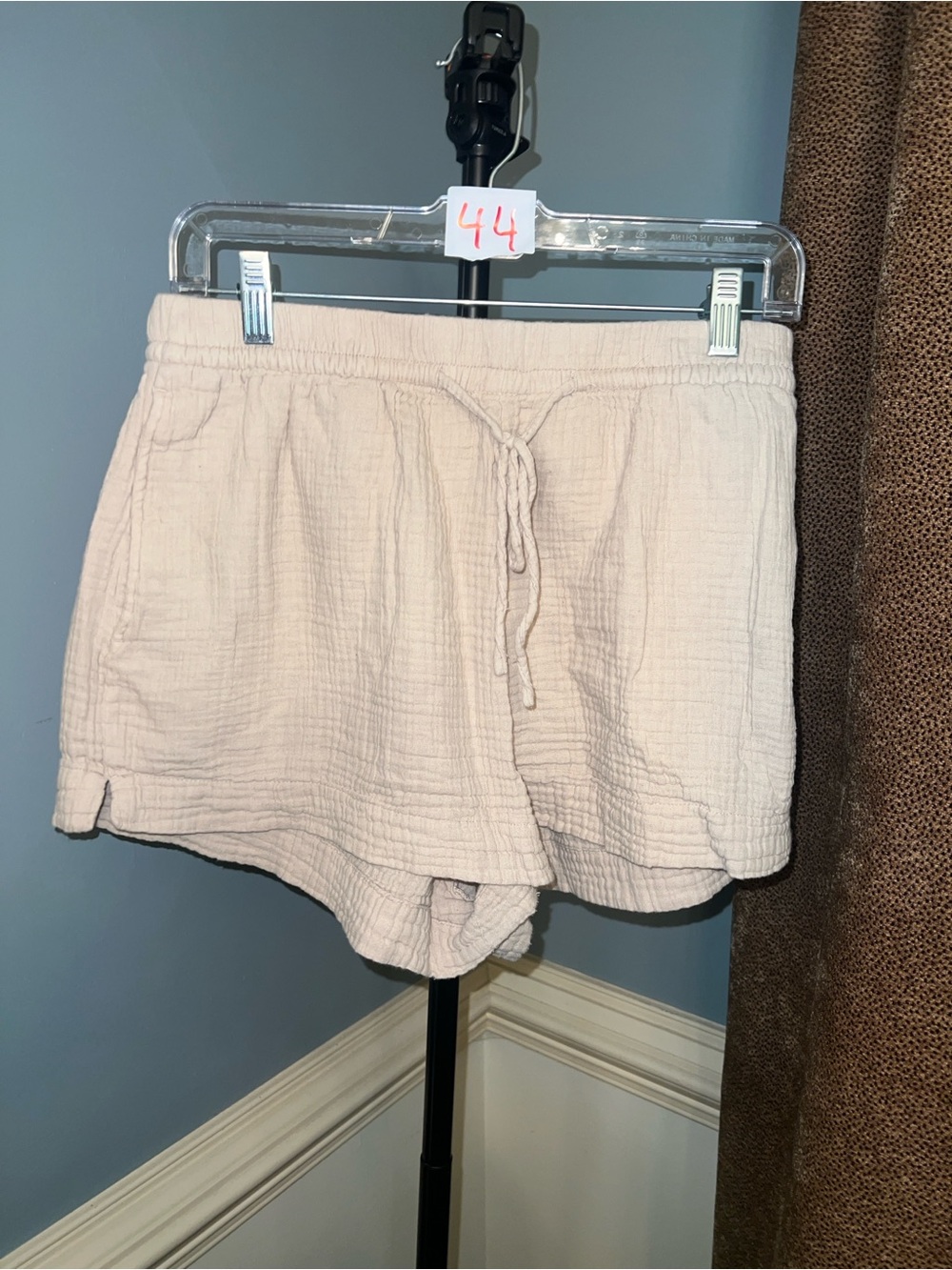 H&M Light Cream Drawstring Gauze Athletic Shorts